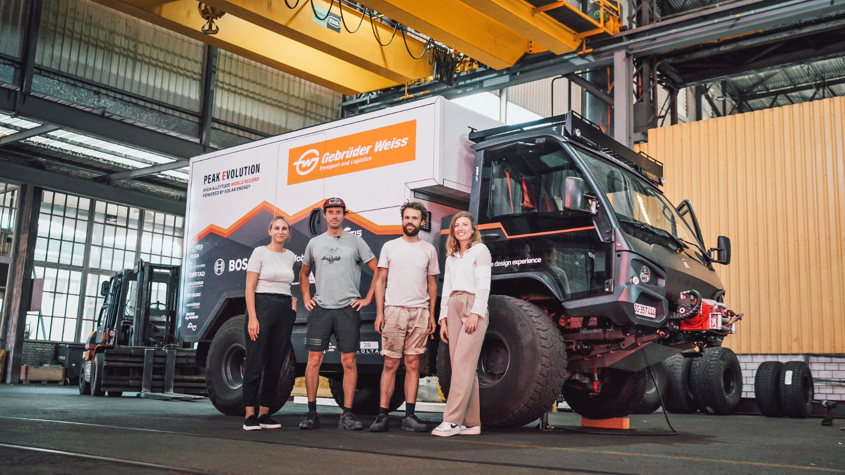 Gebrüder Weiss vyslal nákladní automobil na solární pohon na nejvyšší sopku světa