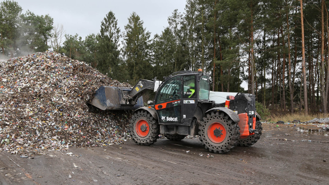 Aktuality - Trojice teleskopických nakladačů Bobcat  pomáhá recyklovat odpad na východě Polska