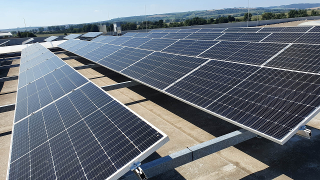 Aktuality - Firma LA Food instalovala první fotovoltaiku a chystá stavbu nové haly