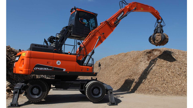 Aktuality - Nový kolový manipulátor Doosan DX230WMH-5